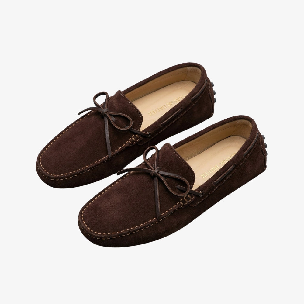 Mocassino in camoscio da uomo con fiocco stile old money
