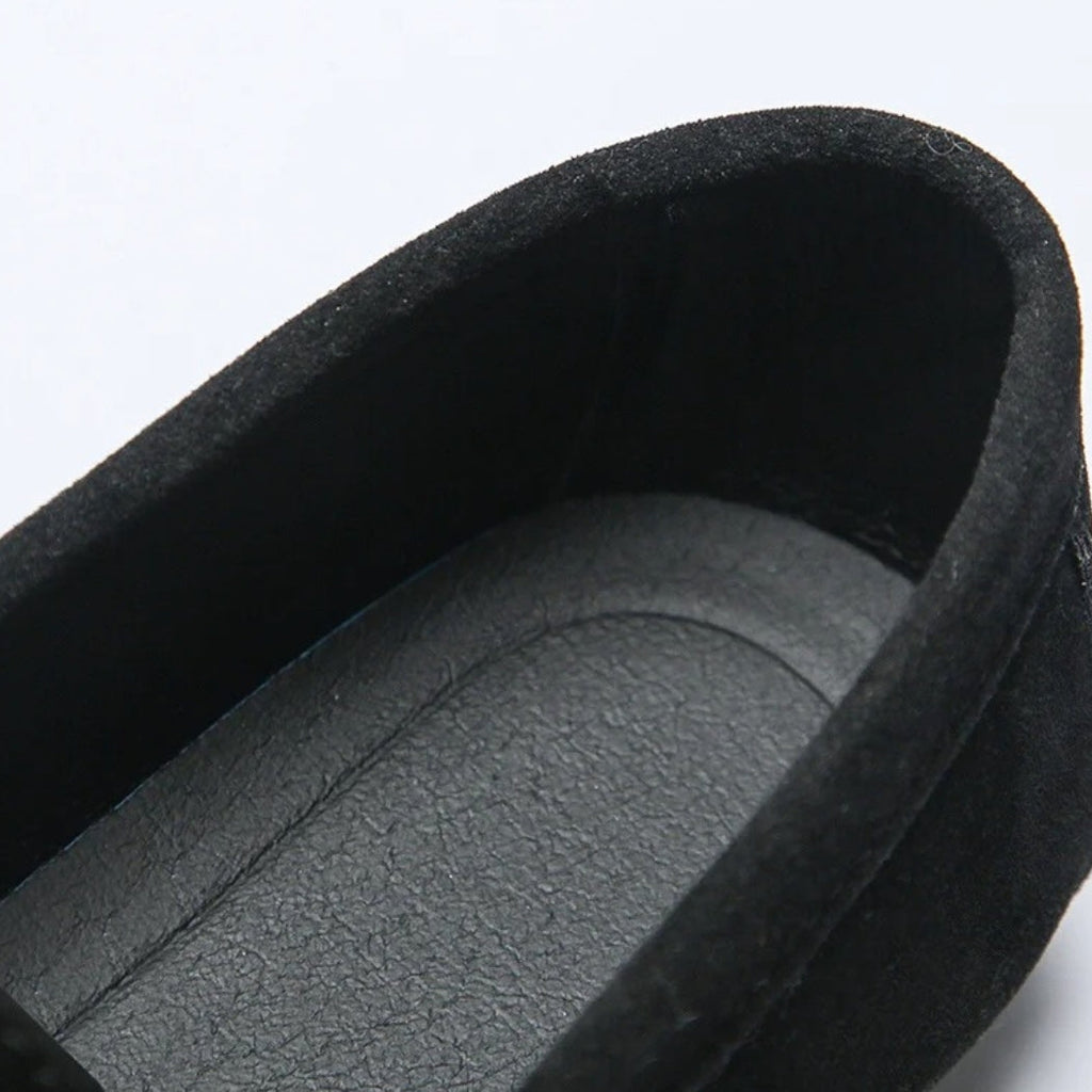 Mocassini uomo in camoscio sintetico con fibbia in metallo dorato
