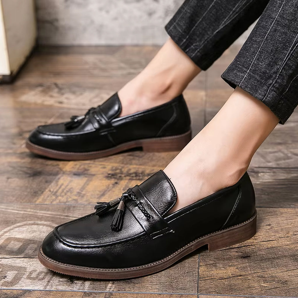 Mocassino con nappine in pelle elegante da uomo