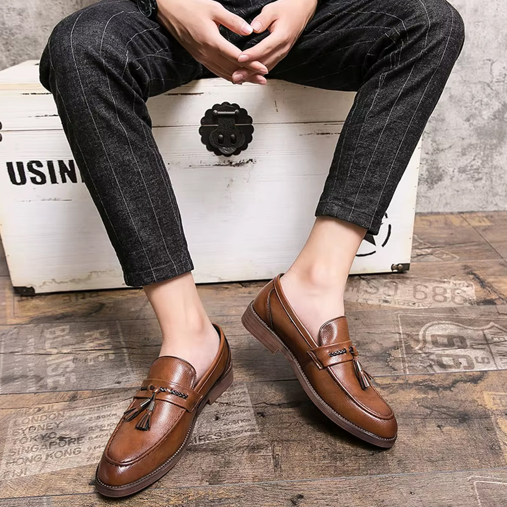 Mocassino con nappine in pelle elegante da uomo