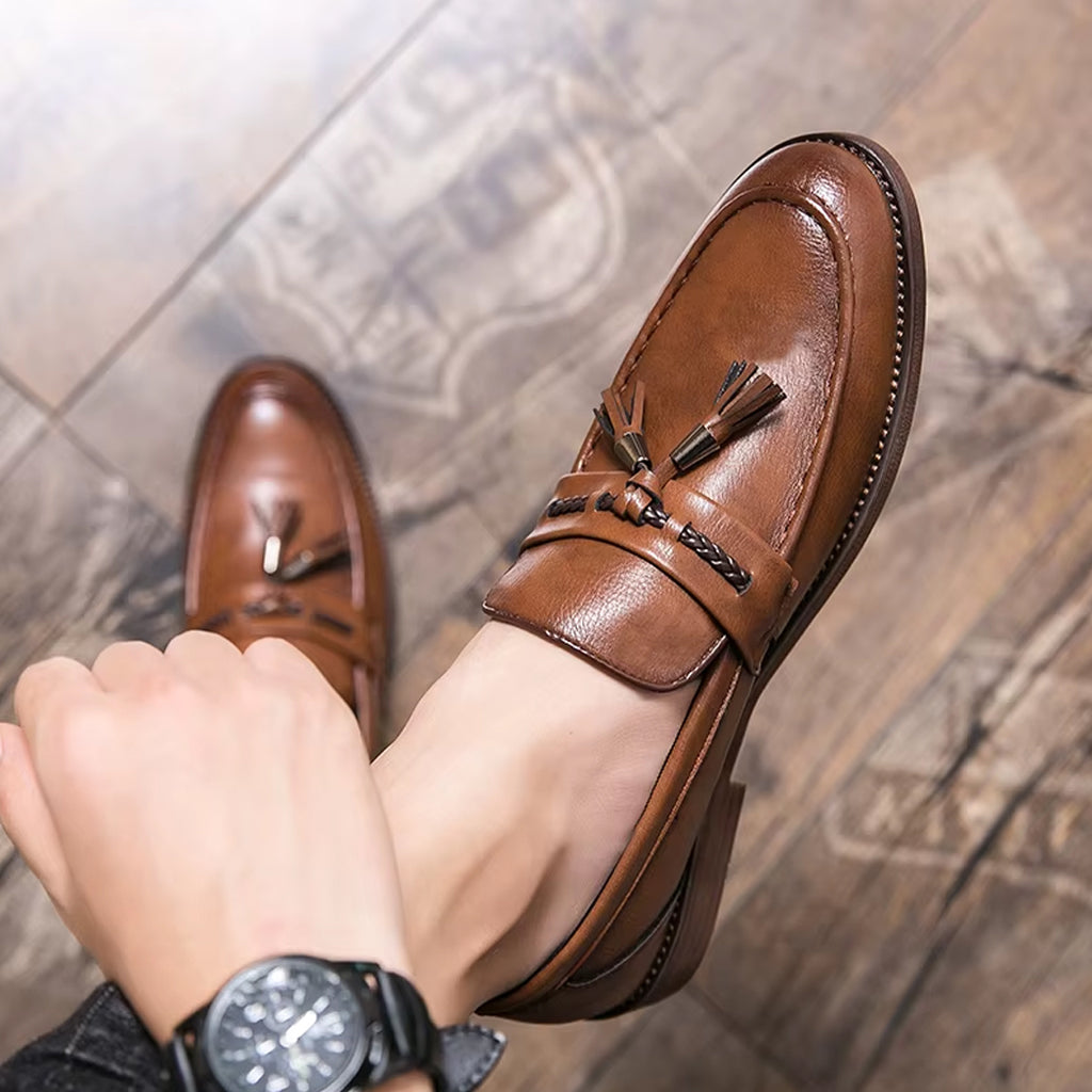Mocassino con nappine in pelle elegante da uomo