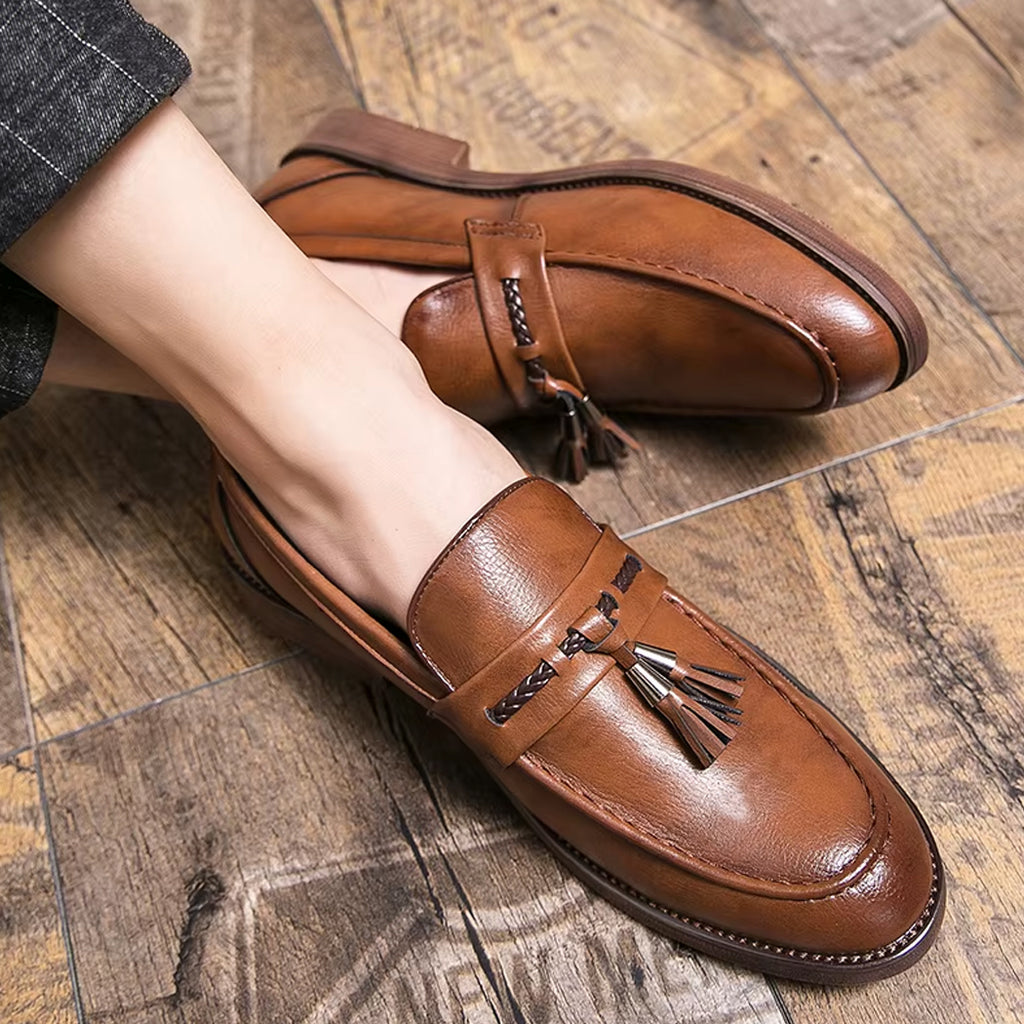 Mocassino con nappine in pelle elegante da uomo