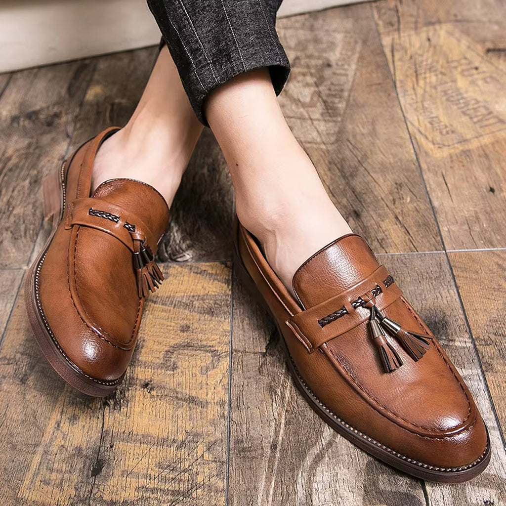 Mocassino con nappine in pelle elegante da uomo