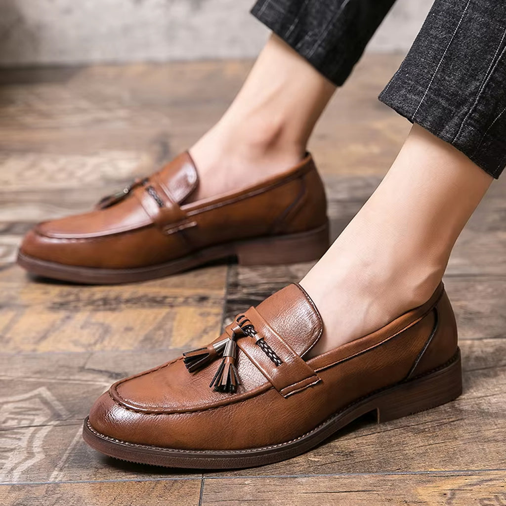 Mocassino con nappine in pelle elegante da uomo