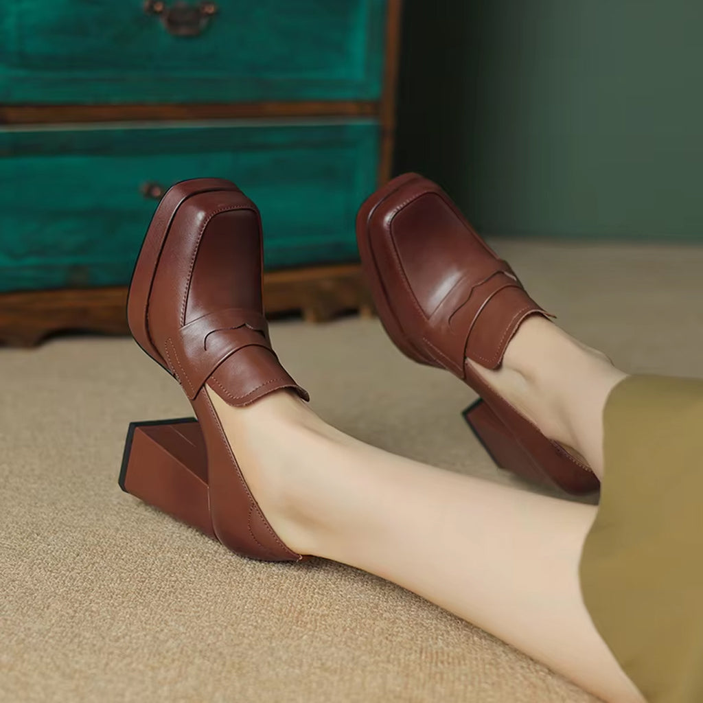 Mocassino con tacco in pelle per donna