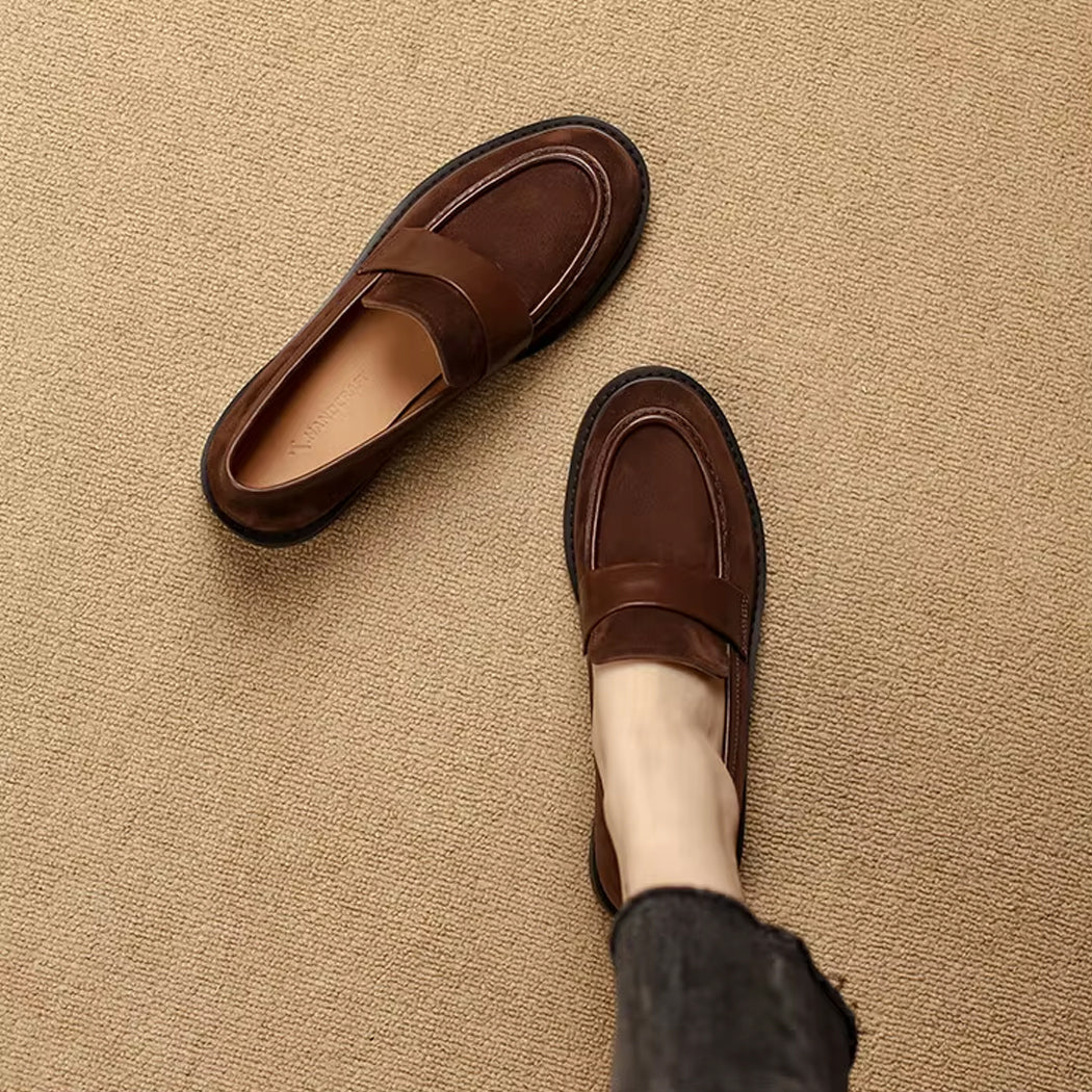 Mocassino classico in camoscio per donna