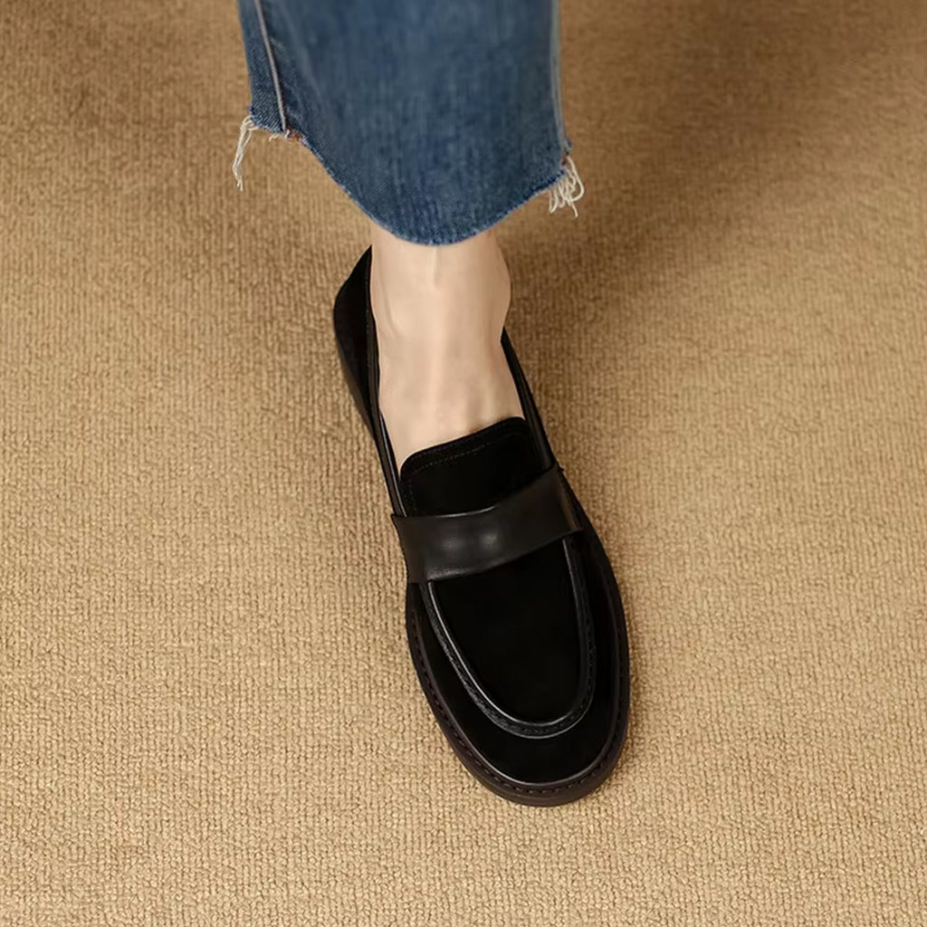 Mocassino classico in camoscio per donna