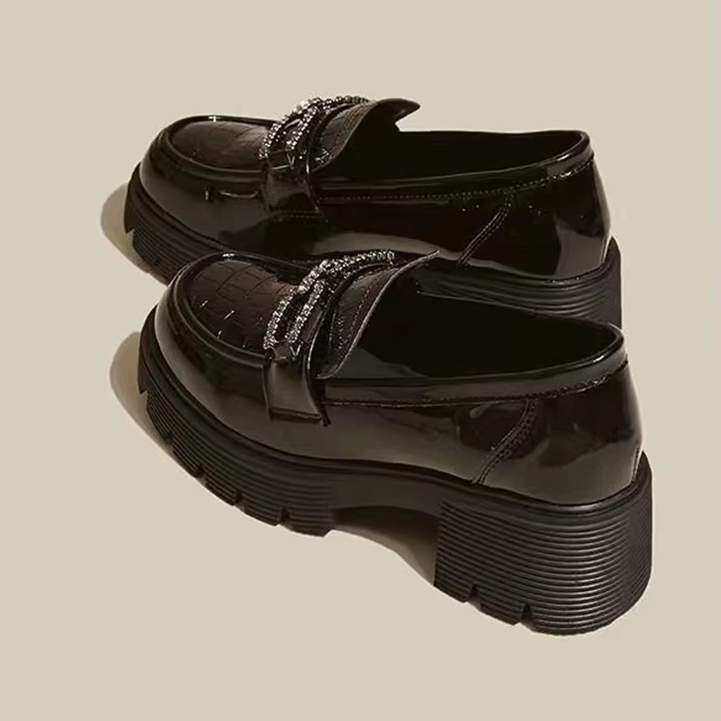 Mocassino platform effetto cocco e catena con strass