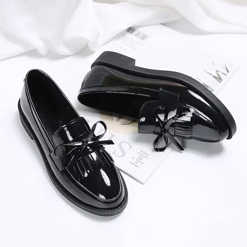 Mocassino verniciato con frange e fiocco