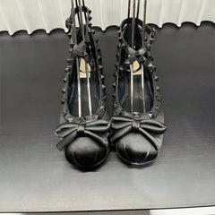 Mocassino ballerina in raso con fiocco e borchie, Nero