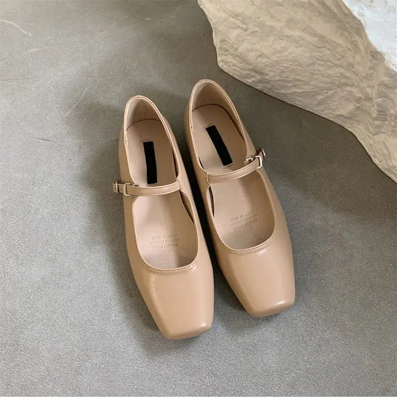 Ballerine Mary Jane con cinturino di tendenza