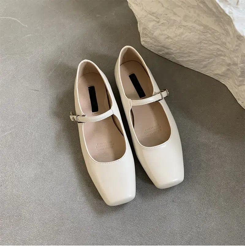 Ballerine Mary Jane con cinturino di tendenza