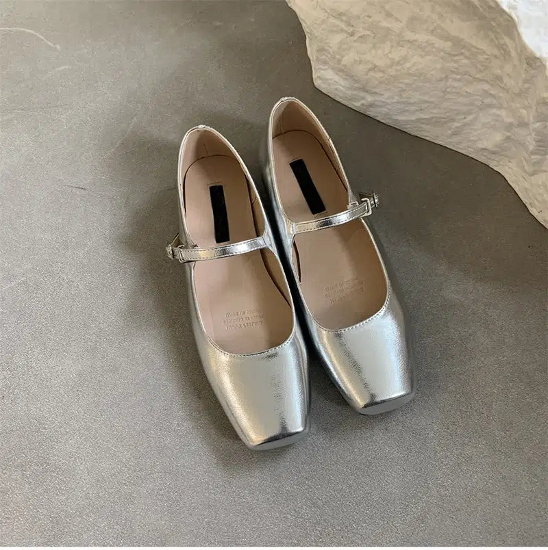 Ballerine Mary Jane con cinturino di tendenza