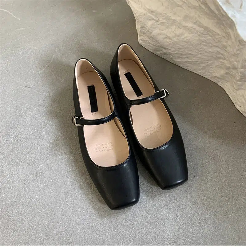 Ballerine Mary Jane con cinturino di tendenza