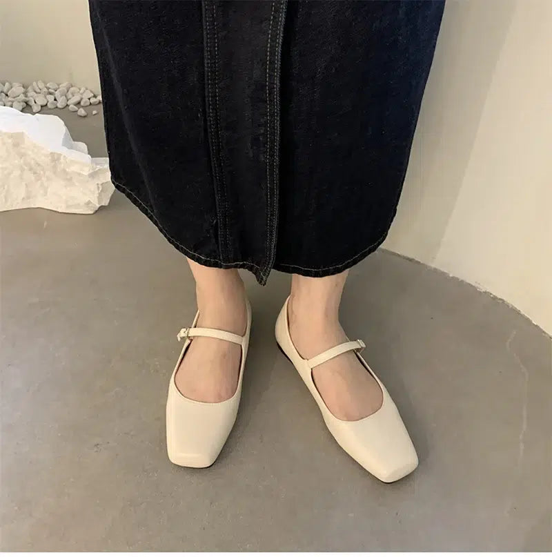 Ballerine Mary Jane con cinturino di tendenza