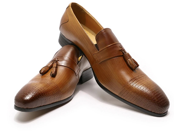 Mocassini con nappina in pelle dal design elegante per uomo
