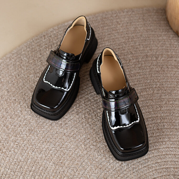 Mocassini con plateau dal design originale per donna