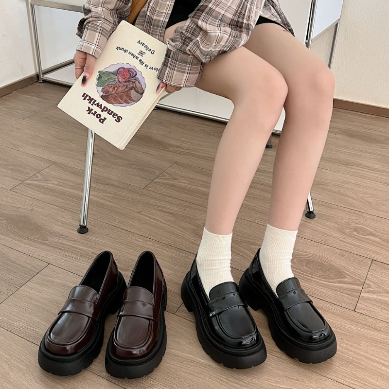 Mocassini con plateau verniciati per donna