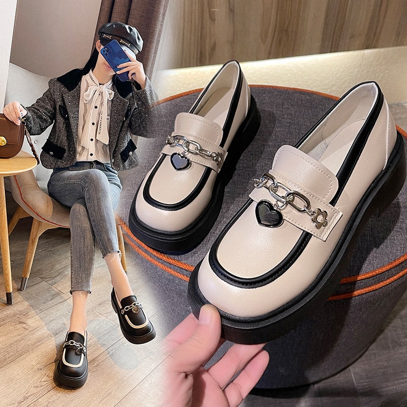 Mocassini con plateau stile britannico da donna