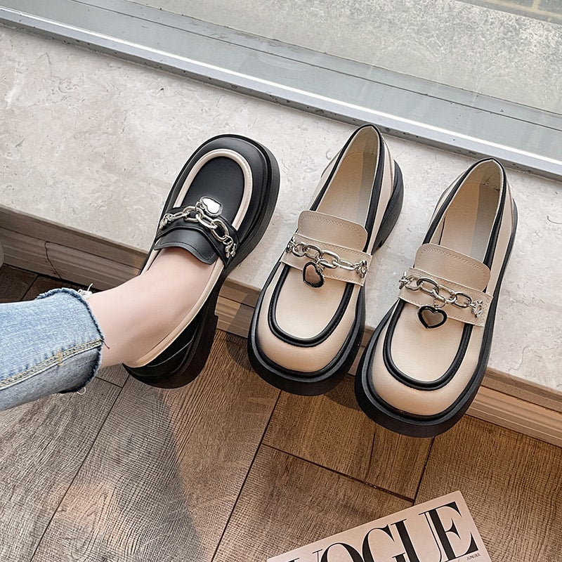 Mocassini con plateau stile britannico da donna