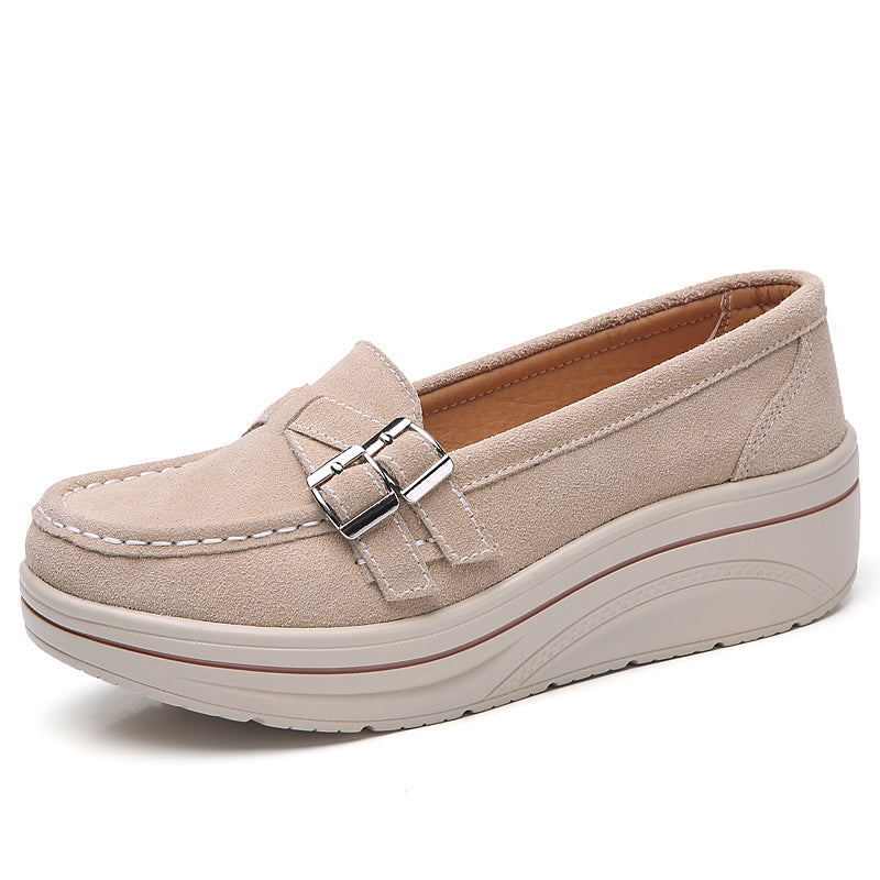 mocassino con zeppa in finto camoscio beige