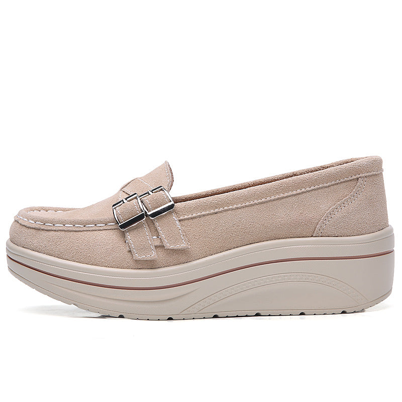 mocassino con zeppa in finto camoscio beige