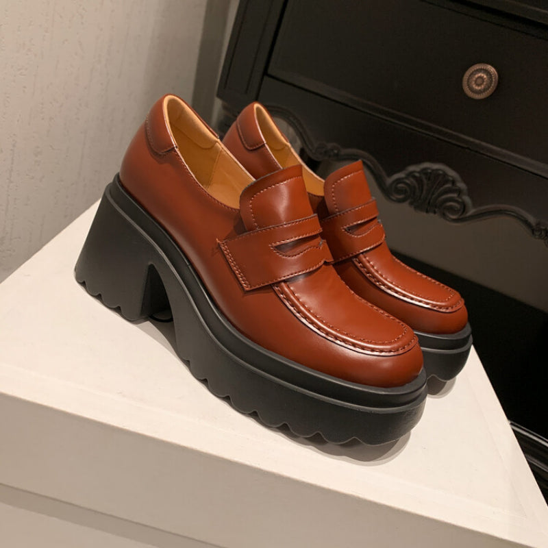 Mocassini con tacco in pelle per donna