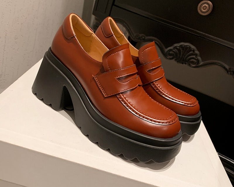 Mocassini con tacco in pelle per donna