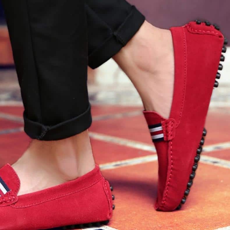 Mocassini design in camoscio rosso per uomo