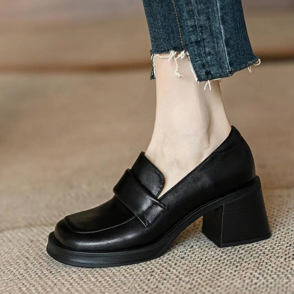 Mocassino donna con tacco quadrato e suola spessa, colore nero
