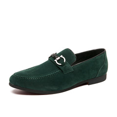 Mocassini in camoscio sintetico con catena decorativa per uomo, Verde