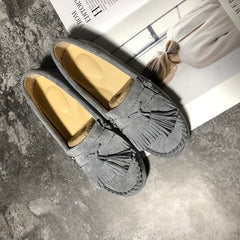 Mocassini indiani in camoscio con nappe, Grigio