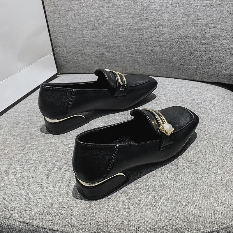 Mocassino con tacco quadrato elegante
