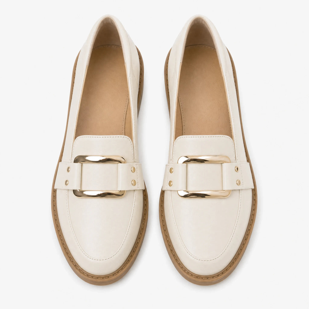 Mocassino donna beige con fibbia dorata e suola cammello