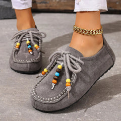 Mocassino donna con perle, lacci e decorazioni colorate, Grigio