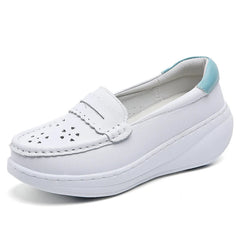 Mocassino Donna con Zeppa Bianco Traforato in Pelle, Bianco tacco blu