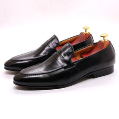 Mocassino penny da uomo in pelle patinata, Nero