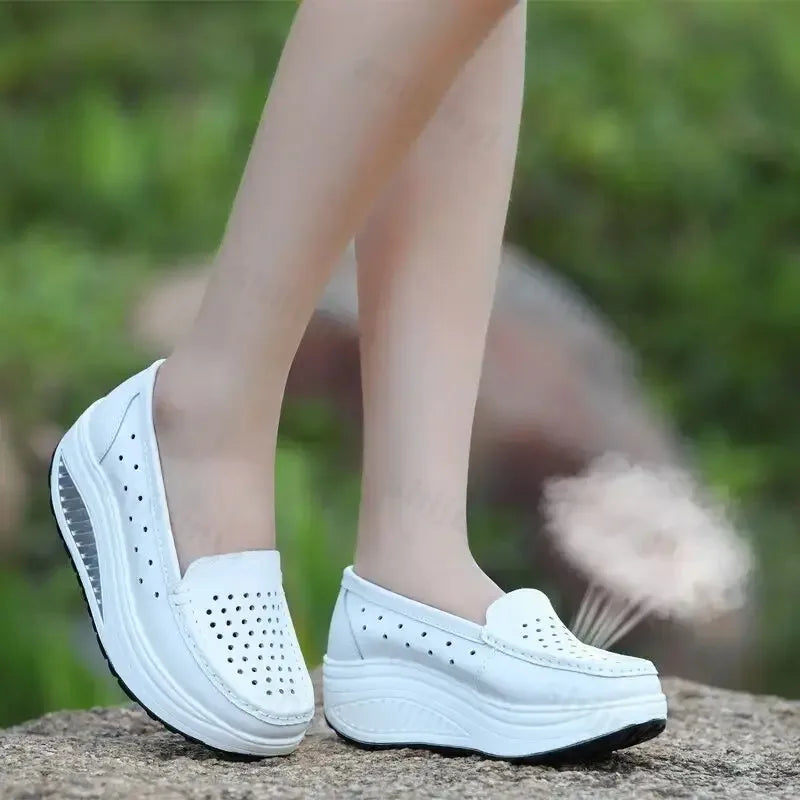 Mocassino con plateau traforato e suola spessa da donna - giallo