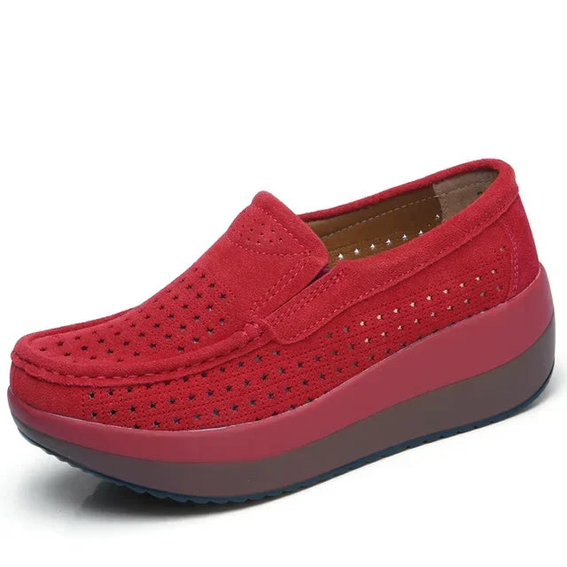 Mocassino con plateau traforato in camoscio da donna - dettaglio 8