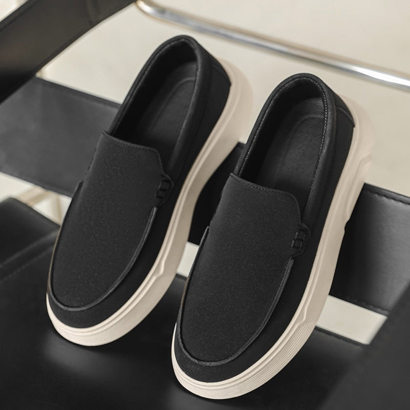 Mocassino uomo nero con suola platform, vista laterale