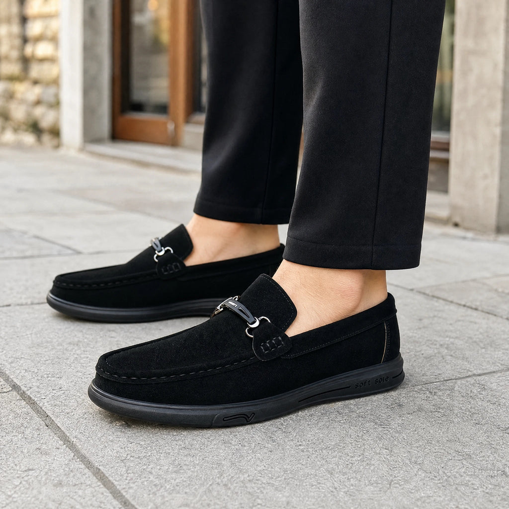 Mocassino uomo suola in gomma e fibbia metallica, colore nero