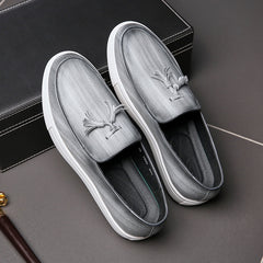 Mocassini con nappina in similpelle con suola bianca da uomo, Grigio