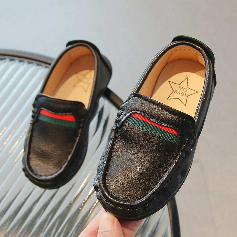 Mocassini morbidi in pelle con design rosso e verde per bambini