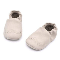 Piccolo mocassino in similpelle per neonato, Beige