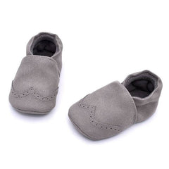 Piccolo mocassino in similpelle per neonato, Grigio