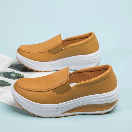 Mocassini con plateau ortopedico in similpelle