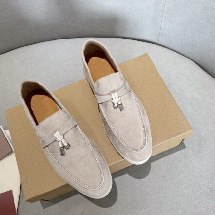 Mocassini con nappe e dettagli eleganti per uomo