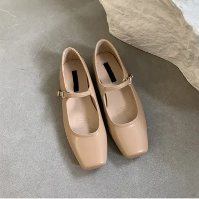 Ballerine Mary Jane con cinturino di tendenza